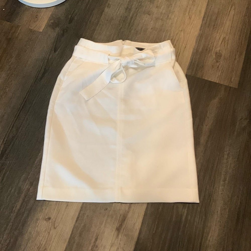 Banana republic front tie‎ back zip belted skirt. Never worn